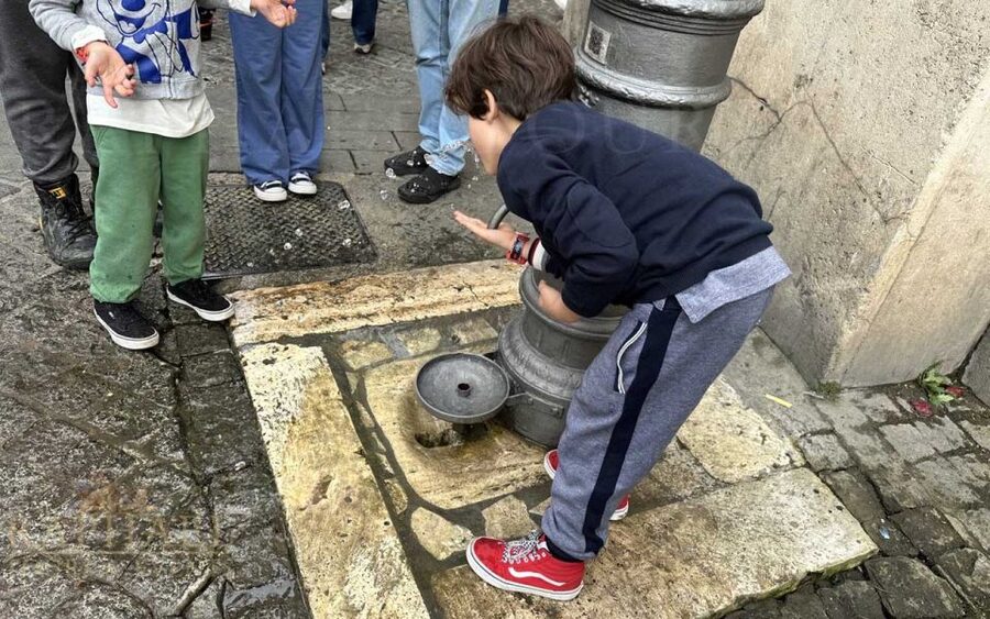 Rome: Treasure Hunt for Kids and Families Trevi and Pantheon - Meeting at Piazza Mignanelli