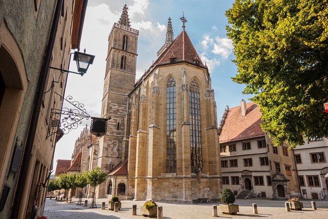 Rothenburg Scavenger Hunt and Sights Self-Guided Tour - Exploring Klingen Gate Bastion and the town walls