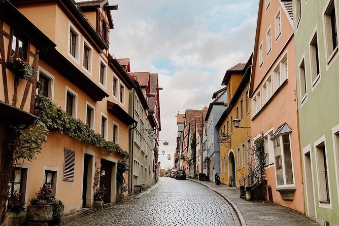 Rothenburg Scavenger Hunt and Sights Self-Guided Tour - St. James Church and question-based sightseeing