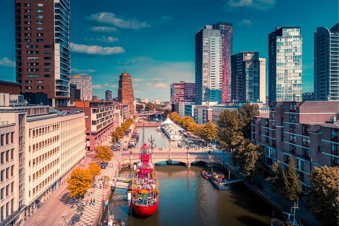 Rotterdam Scavenger Hunt and Highlights Self Guided Audio Tour - Rotterdam works best when you look up