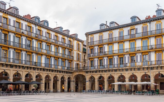 San Sebastian: Old Town Exploration Game and Tour - A city game built around Mari and San Sebastian