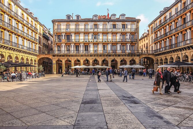 San Sebastian: Old Town Exploration Game and Tour - Starting at Boulevard Kiosk