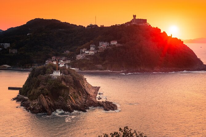 San Sebastian Scavenger Hunt & Highlights Self Guided Audio Tour - A flexible way to meet San Sebastián