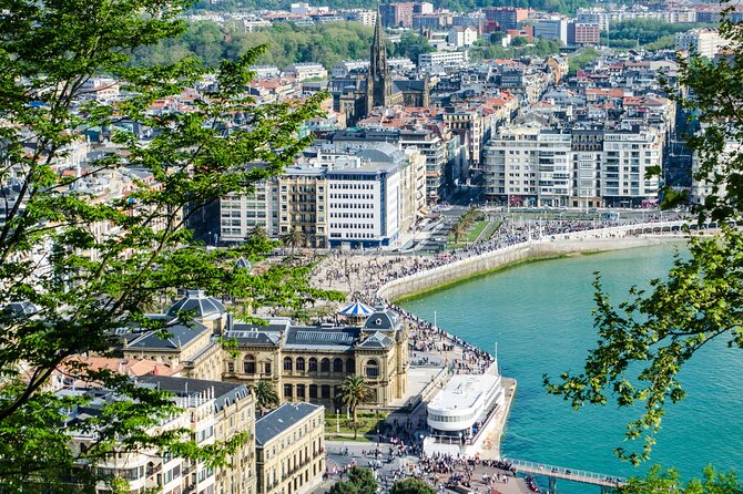 San Sebastian Scavenger Hunt & Highlights Self Guided Audio Tour - How the puzzles affect the pace