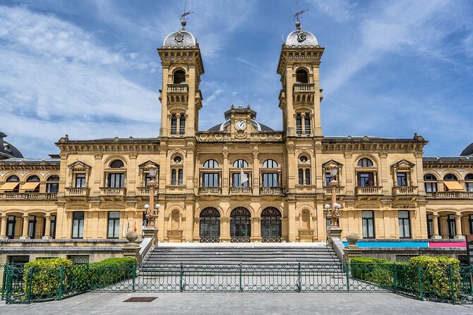 San Sebastian Scavenger Hunt & Highlights Self Guided Audio Tour - Price, phone requirements, and practical value