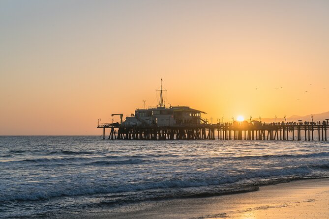 Santa Monica Superhero Exploration Game and Tour - Key points at a glance