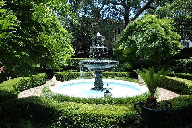 Savannah Scavenger Hunt Adventure - Three hours, two miles, and your own schedule