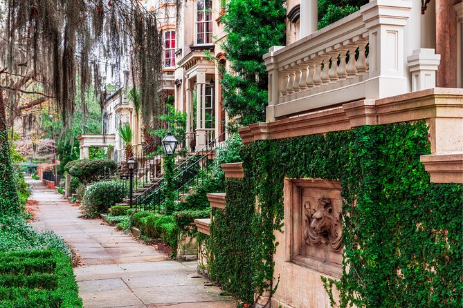 Savannah Scavenger Hunt and Highlights Self Guided Audio Tour - A low-cost way to meet Savannah one square at a time