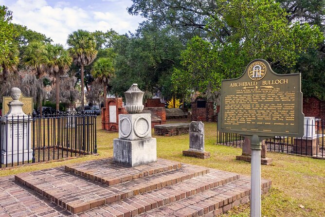 Savannah Scavenger Hunt and Sights Self Guided Tour - Colonial Park Cemetery and the value of looking closely