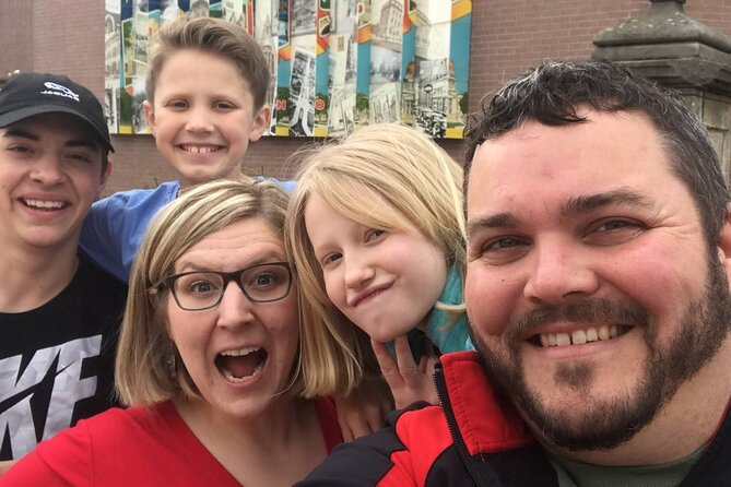 Scavenger Hunt Adventure in Indianapolis by Wacky Walks - Starting at the Indiana State Capitol