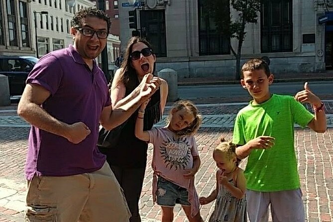 Scavenger Hunt Adventure in Ottawa by Crazy Dash - Finding items and completing challenges