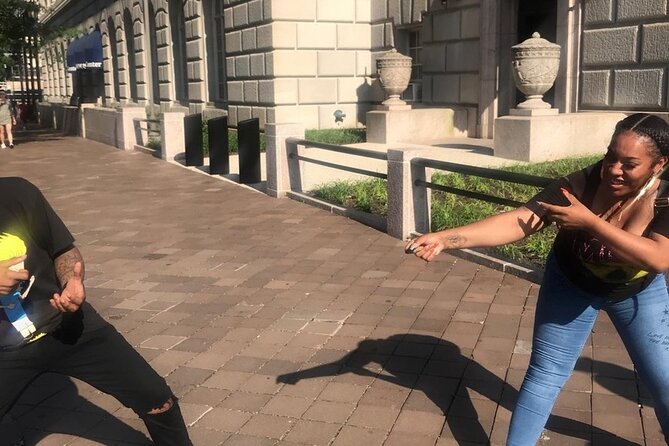 Scavenger Hunt Adventure in Ottawa by Wacky Walks - Is this really a way to see Ottawa?