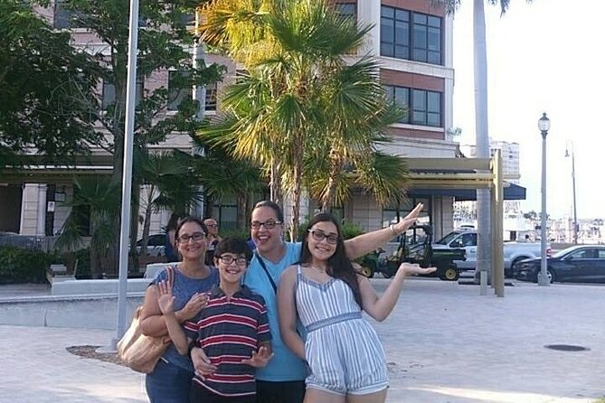Scavenger Hunt in Myrtle Beach by Zombie Scavengers - Why the remote guide changes the experience