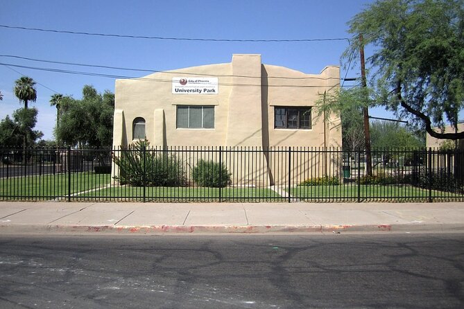 Self-Guided Arizona Scavenger Hunt: Arizona's Capitol Sights - Photo Challenges, Trivia, and Group Roles