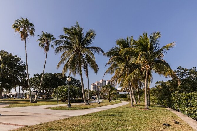 Self-Guided Fort Myers Scavenger Hunt: His Greatest Invention - First Street, the Arcade Theatre, and the old Fort Myers story