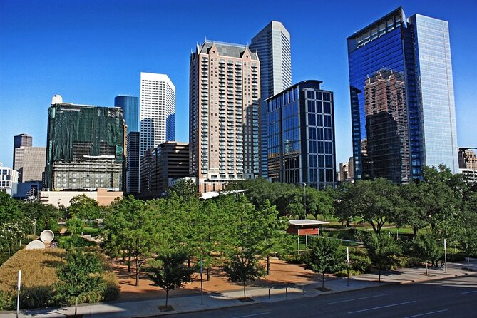 Self-Guided Houston Scavenger Hunt: Houston, We Have a Hunt - Discovery Green: A Natural Finish for the Game