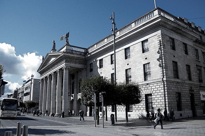 Self-Guided Scavenger Hunt: Dublin Adventure - Riddles, trivia, and photo challenges
