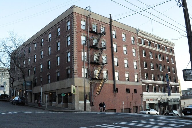 Self-Guided Seattle Scavenger Hunt: Plunging Seattle’s Depths - Key points at a glance