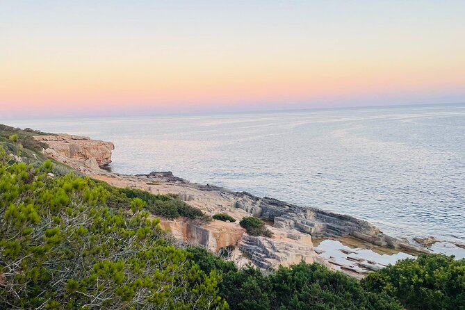 Self-guided Walking Tour and Outdoor Escape Game in Cala Millor, in German - A murder mystery with Mallorca scenery