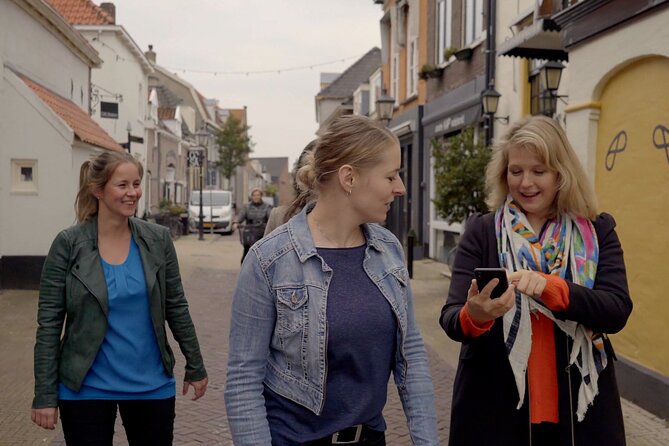 Selfguided Escape Tour Amersfoort. Find the secret exit and win! - Groups, families, and team outings