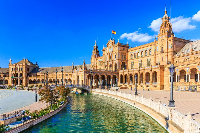 Seville Scavenger Hunt and Highlights Self Guided Audio Tour - Along the Torre del Oro and Plaza del Cabildo