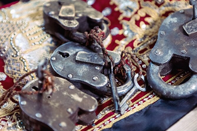 SHERLOCK Escape Room - Food, drinks, and the practical extras