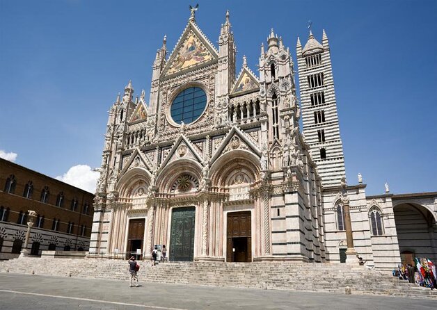 Siena Medieval Power Quest: Self-Guided Family Feud Game - Key points at a glance