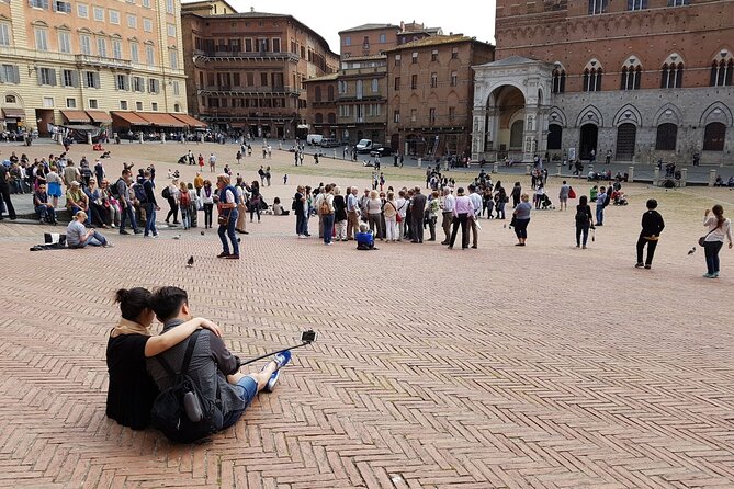 Siena Scavenger Hunt and Highlights Self Guided Audio Tour - Palazzo Piccolomini: a quieter architectural pause