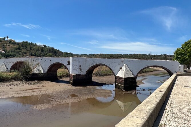 Silves Scavenger Hunt and Sights Private Self-Guided Tour - A Flexible Route for Families and Small Groups