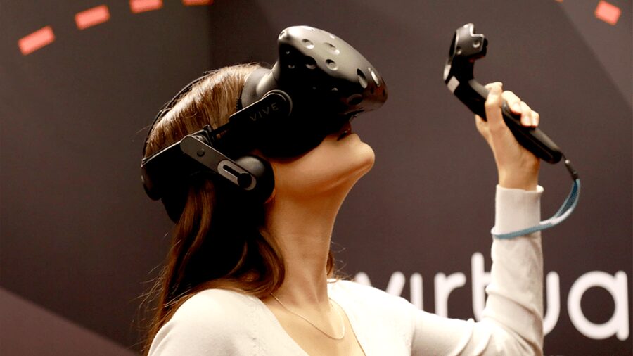 Strasbourg: Adventure in a virtual reality escape room - A lounge finish and free group photo