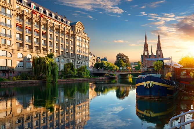 Strasbourg Scavenger Hunt and Highlights Self-Guided Audio Tour - Saint-Thomas Church and Place Gutenberg