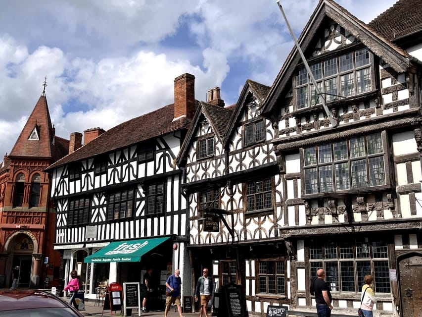 Stratford-upon-Avon: City Walking Tour & Exploration Game - A good choice for families, couples, and team building