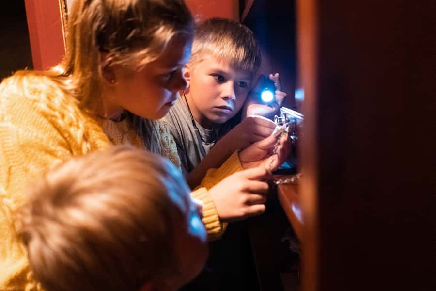 Sydney's Ultimate Live Escape Room - Finding the Meeting Point on George Street