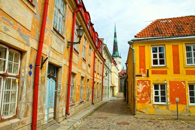 Tallinn Scavenger Hunt and Highlights Self Guided Audio Tour - Reading Tallinn through riddles and short stories
