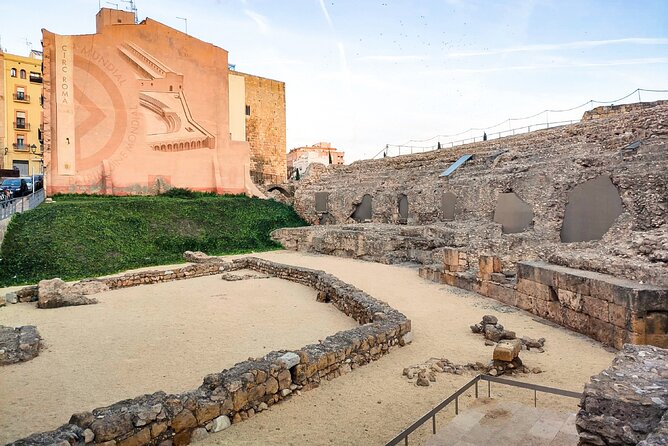Tarragona Scavenger Hunt and Sights Self-Guided Tour - How the puzzles and app work