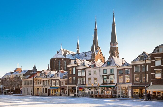 The Blue's Clues in Delft Exploration Game and Tour - Nieuwe Kerk, bells, and the Hugo de Groot monument