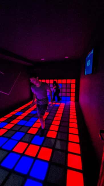 The Floor is Lava in Tirana Escape Room - What the Floor is Lava game is really like
