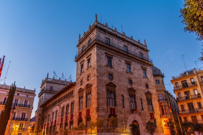 The Gothic Trail – Ghosts of Barcelona Exploration Game - Five historic sights before the final puzzles