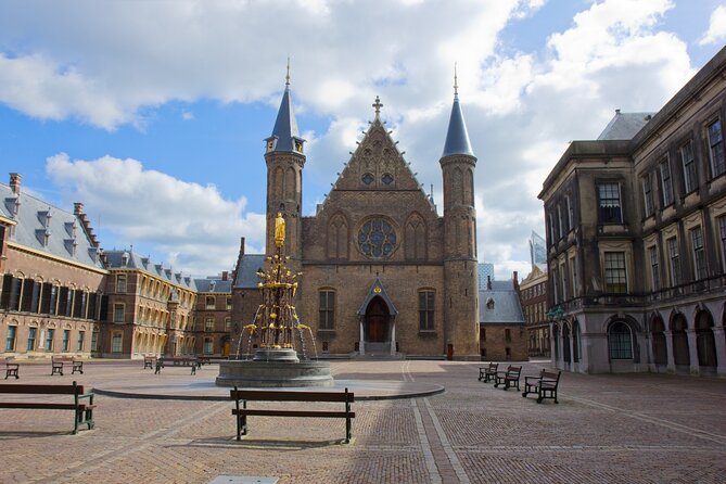 The Hague Scavenger Hunt and Highlights Self Guided Audio Tour - Het Plein and the political heart of town
