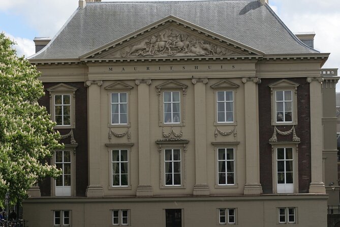 The Hague Scavenger Hunt and Highlights Self Guided Audio Tour - Riddles, audio, and the pace of the walk