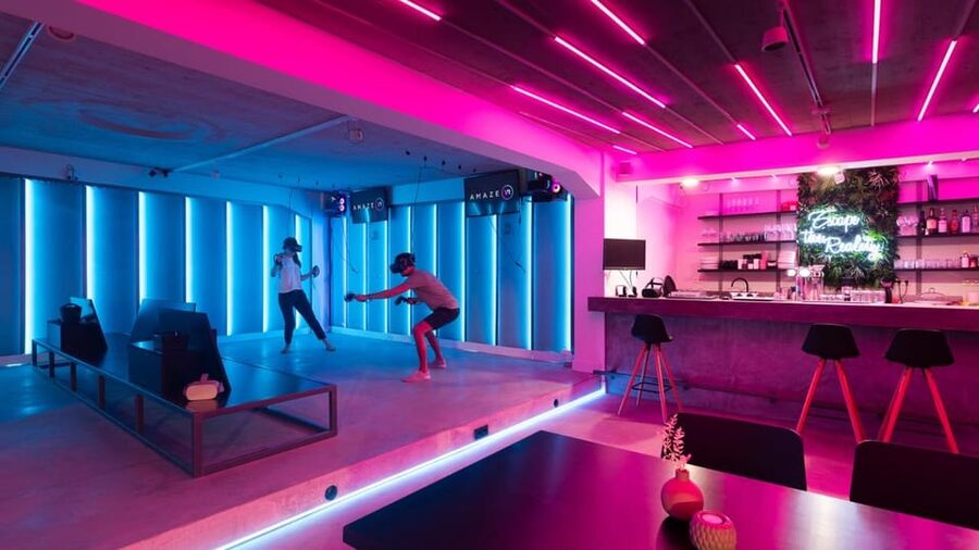 The Hague: VR Escape Room for 2 - 4 people - Choosing from seven virtual worlds