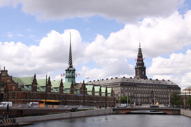 The Murder by Christiansborg Palace: Interactive Mystery Hunt - Starting with the mystery envelope at Maria’s Kiosk