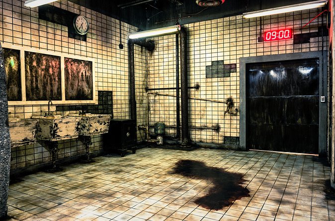 The Official SAW Escape Room in Las Vegas - What to bring, and what to leave behind