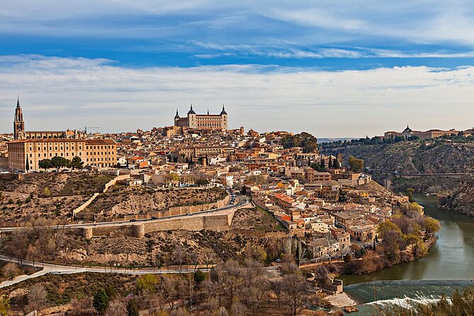 Toledo Scavenger Hunt and Highlights Self-Guided Tour - Outdoor sights without extra admission costs