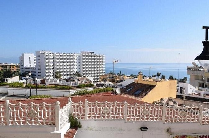 Torremolinos with Picasso Clues Self Guided Treasure Hunt - Picasso clues at Plaza Pablo Ruiz Picasso