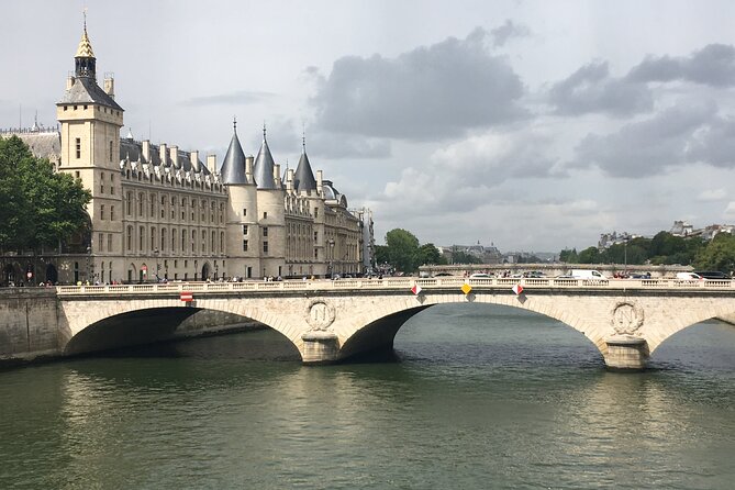 Treasure Hunt in Paris – From the Panthéon to the Louvre - How the self-guided format works
