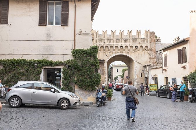 Treasure hunt in Rome, Ghetto and Trastevere - Trastevere through streets and squares