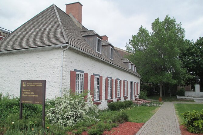 Trois-Rivières Self-Guided Walking Tour and Scavenger Hunt - Key points to know before you go