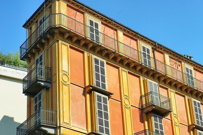 Turin Scavenger Hunt and Sights Self-Guided Tour - Piazza Castello and the pleasure of looking closely