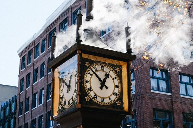 Vancouver Gastown Scavenger Hunt - Waterfront Station and the return to Maple Tree Square